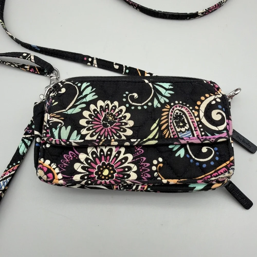 Vera Bradley Wristlet/Wallet Paisley Floral Smartphone Compartment Pre-loved